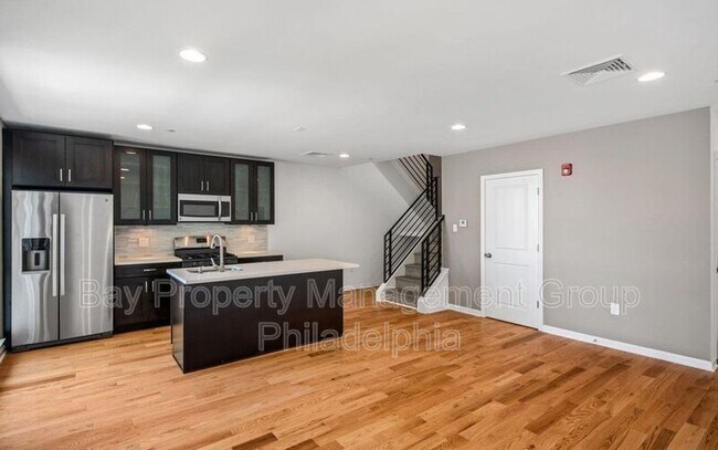 Foto del edificio - 319 E Allen St