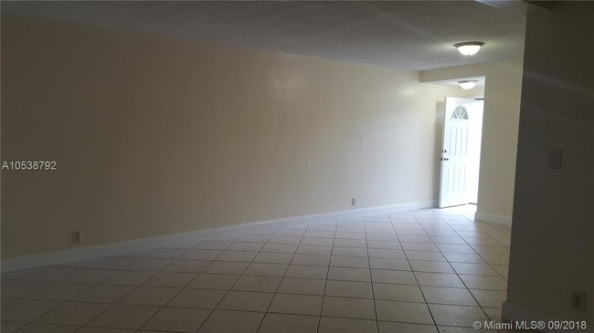 Building Photo - 445 Sunshine Dr