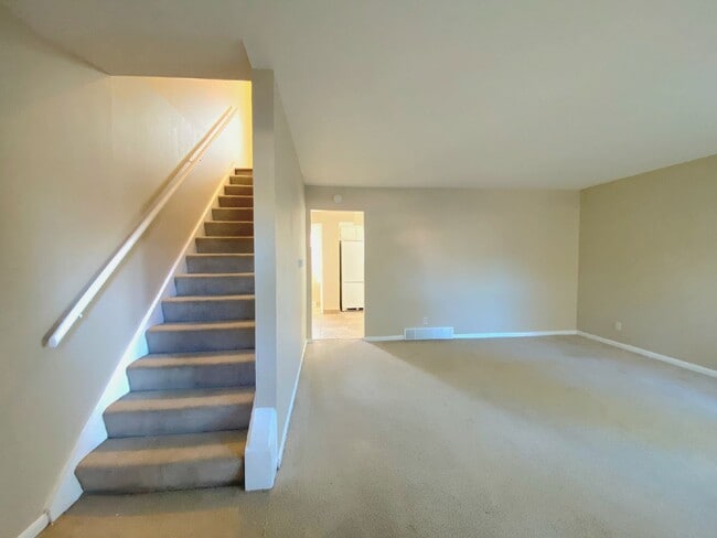 Building Photo - 2237 Wentworth Ave