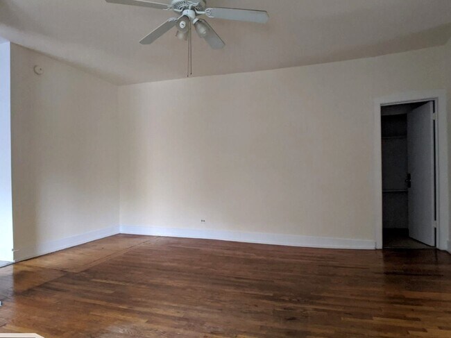 Foto del edificio - 1530 N Kedzie Ave