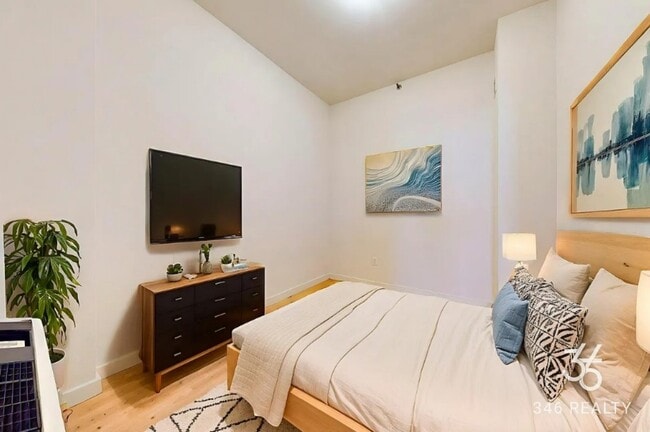 Photo - Washington Street Apartment