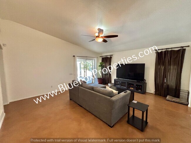 Building Photo - 2675 W Desert Bluffs Ct