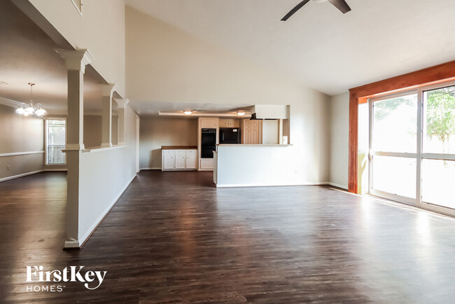 Building Photo - 11111 Sageorchard Cir