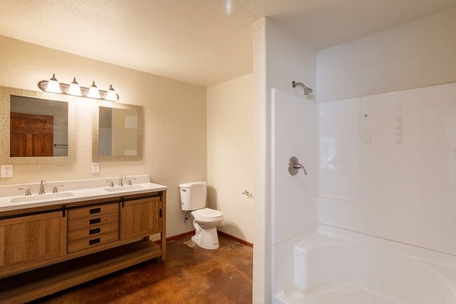 Building Photo - 106 Pinnacle Pl