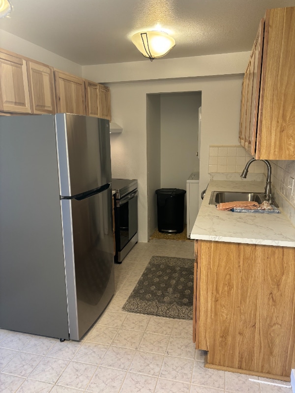 Foto del edificio - 501 Golden Cir