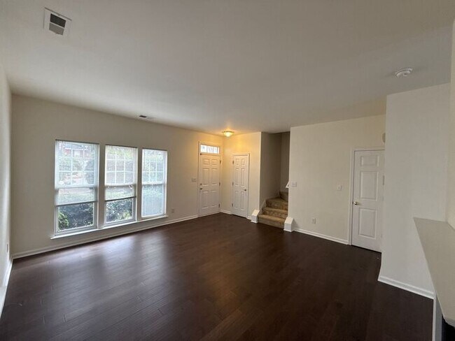 Foto del edificio - T.R. Lawing Realty Property