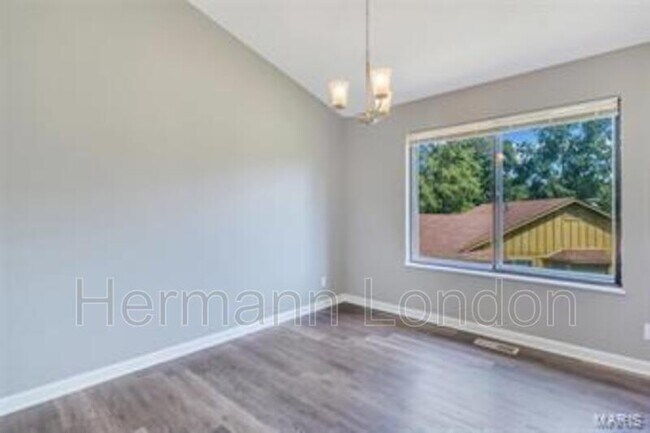 Foto del edificio - 5227 Suntrail Dr