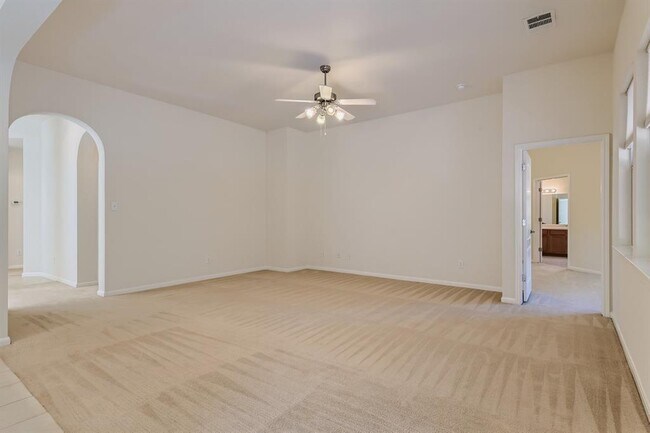 Building Photo - 351 Canterbury Dr