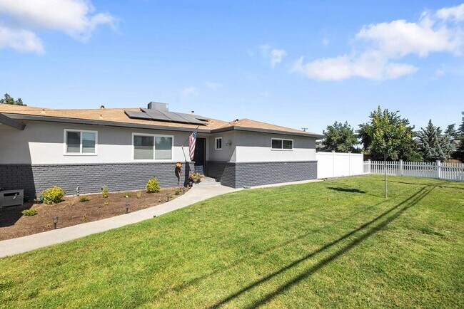 Building Photo - 649 Bonita Dr