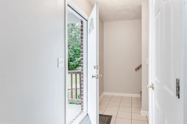 Building Photo - 650 Republic Rd