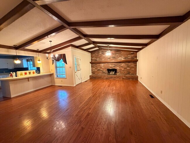 Foto del edificio - Discover a comfortable 3-bedroom, 2-bath home located on the west side of Russellville, AR.