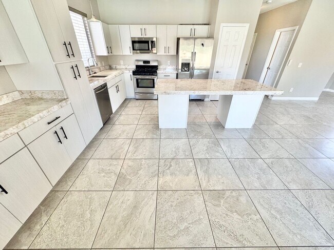 Foto del edificio - LIMITED TIME ONLY: $500 OFF 2ND MONTH'S RENT -MOVE IN W/IN TWO WEEKS TO TAKE ADVANTAGE of this Be...