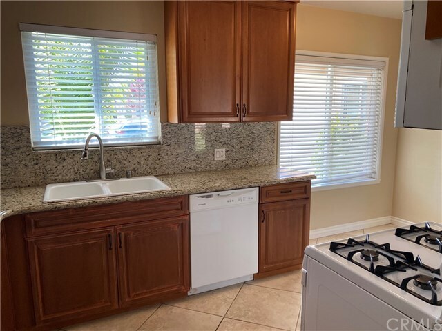 Building Photo - 10316 Tropico Ave