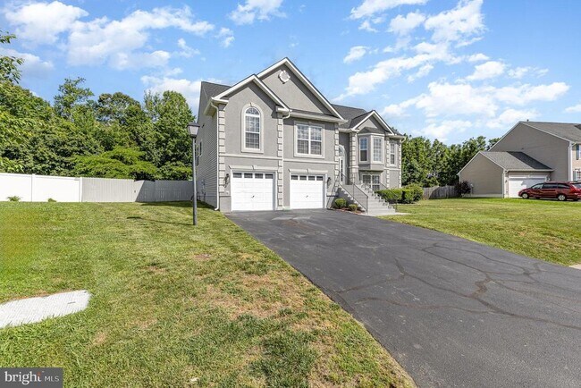 Building Photo - 6222 Salisbury Dr