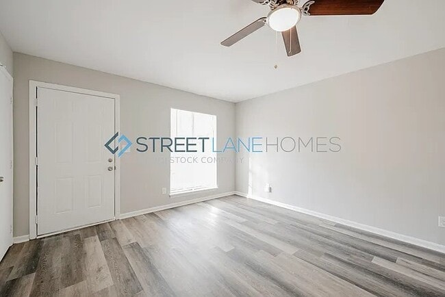 Building Photo - 3601 Dunhill Dr
