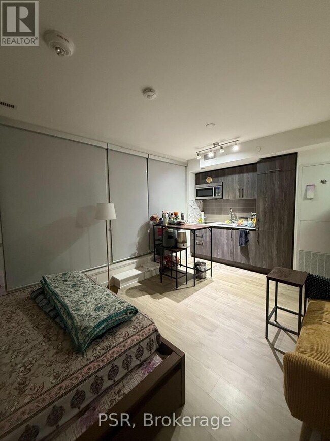 Photo du bâtiment - 576 Front St W