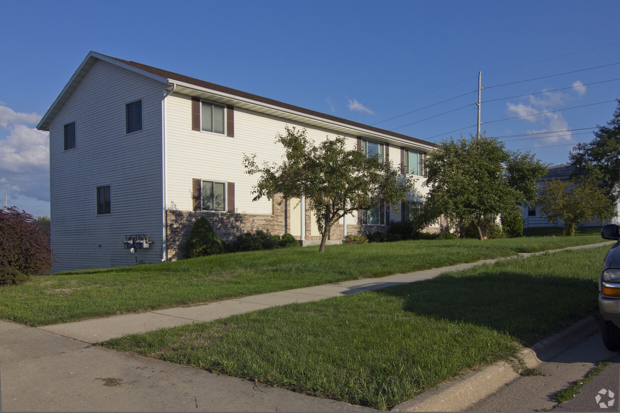 20182024 Green Valley Dr, Janesville, WI 53546 Apartments in Janesville, WI