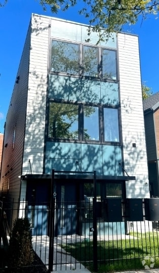 Building Photo - 6455 S St Lawrence Ave