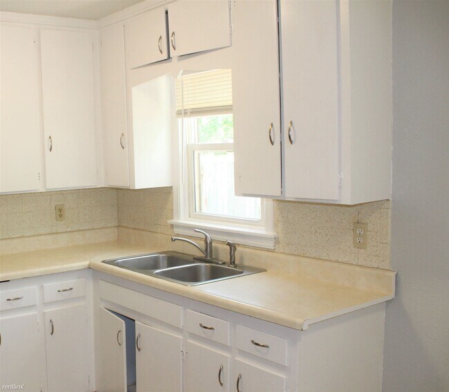 Foto del edificio - 2 br, 1 bath House - 1422 N Minnesota Ave