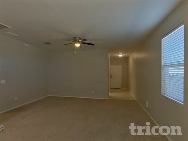 Foto del edificio - 31074 W Amelia Ave