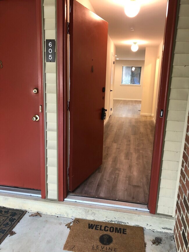 Entrada principal - 605A Cypress Point Cir