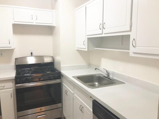 Foto del edificio - 2 bedroom in Bronx NY 10463