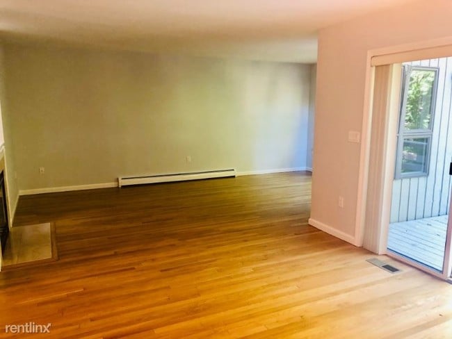 Building Photo - 3 br, 2.5 bath Townhome - 45 Tulip Tree Ln