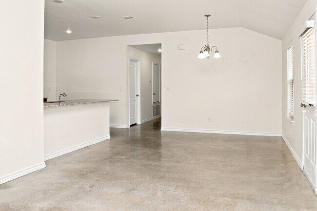 Building Photo - "Spacious 3-Bedroom Duplex with Granite Elegance in Prime Killeen Location!"