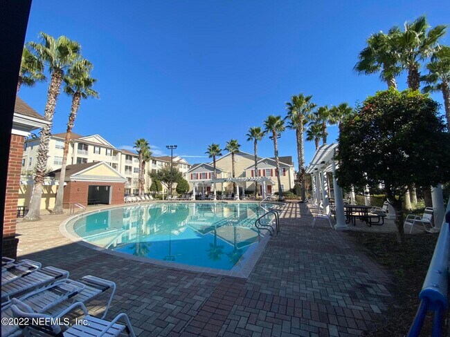 Foto del edificio - 575 Oakleaf Plantation Pkwy