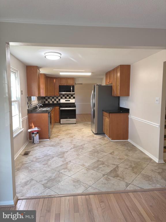 Building Photo - 7532 Buena Vista Terrace