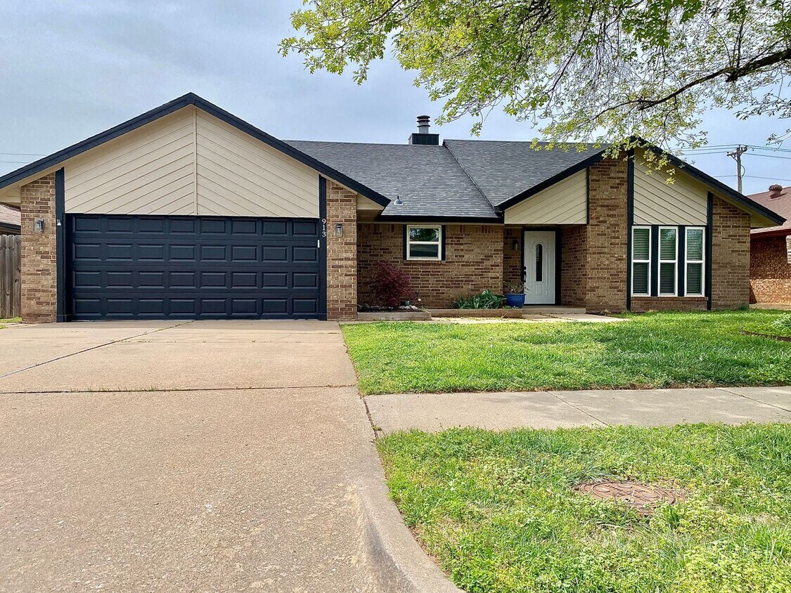 Gorgeous Remodeled Edmond 3 Bed 2 Bath - Gorgeous Remodeled Edmond 3 Bed 2 Bath