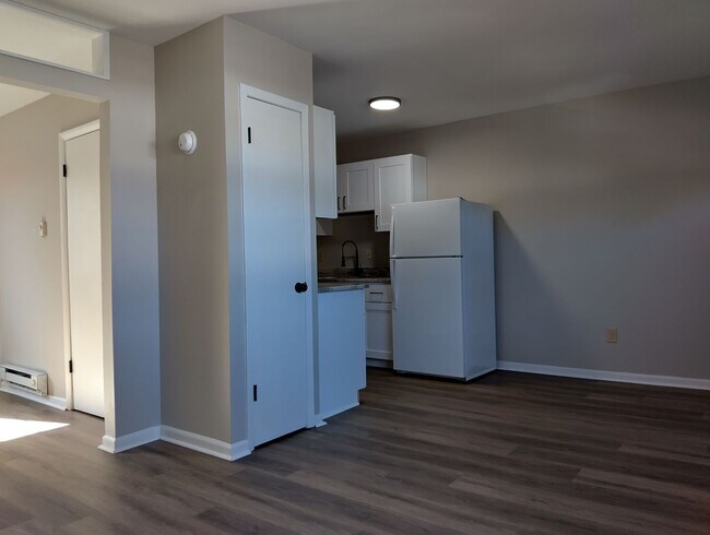 Foto del edificio - 7604 Bellhaven Drive (Unit 10)