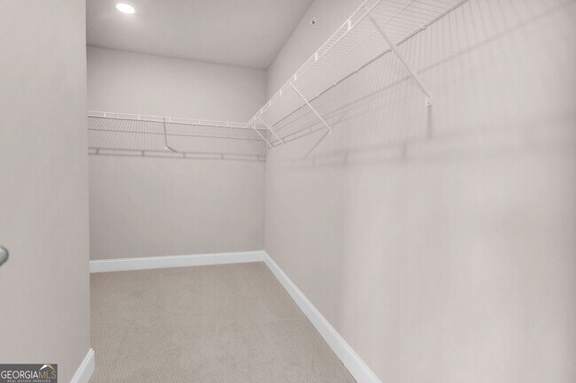 Building Photo - 423 Lincoln St