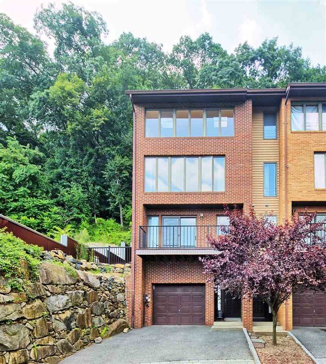 Foto del edificio - 31 Yorkview Dr