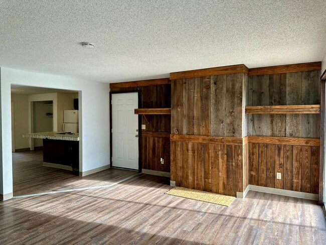 Foto del edificio - Spacious 3bdrm, 1bath Apt in Moyina Heights