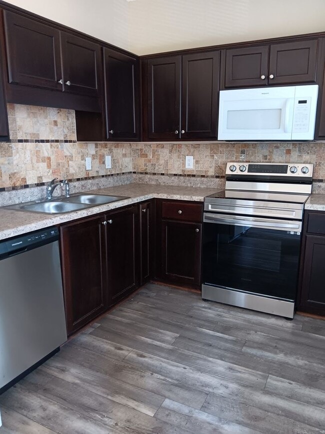 Photo - 4 BD/4 BA House