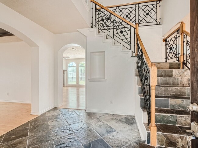 Building Photo - 503 Taskwood Dr