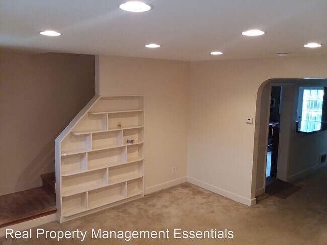 Foto del edificio - 3 br, 1.5 bath House - 976 Masefield Road