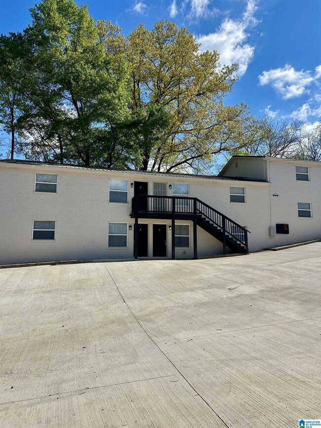 Building Photo - 1911 19th Ct N