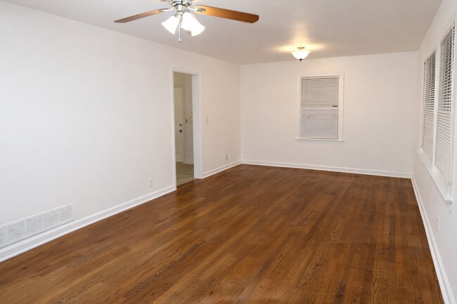 Foto del edificio - 322 Roberts St