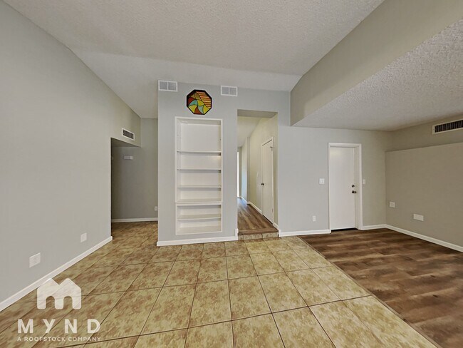 Building Photo - 5029 N 71st Ave