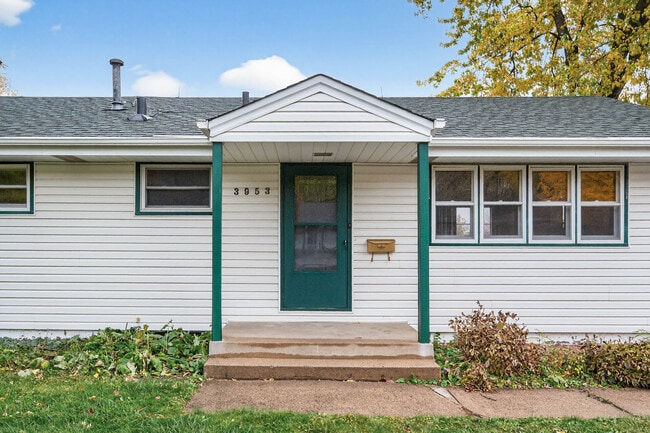 Foto del edificio - 3953 Arthur St NE