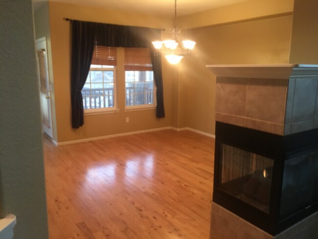 Building Photo - 1561 Pelican Lakes Point