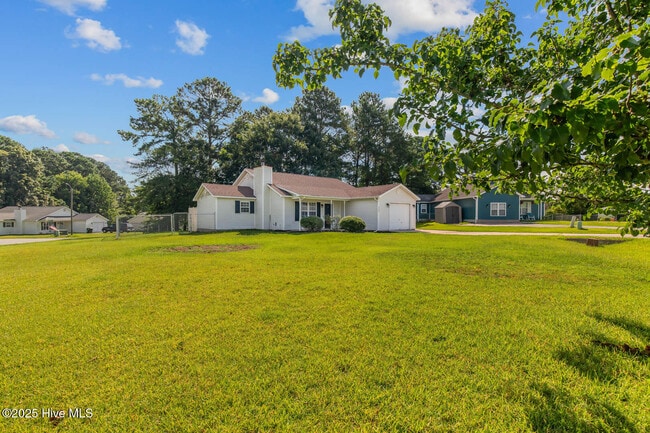 Building Photo - 408 Bluegrass Cir