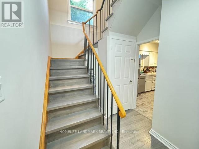 Photo du bâtiment - 166 Chaplin Crescent