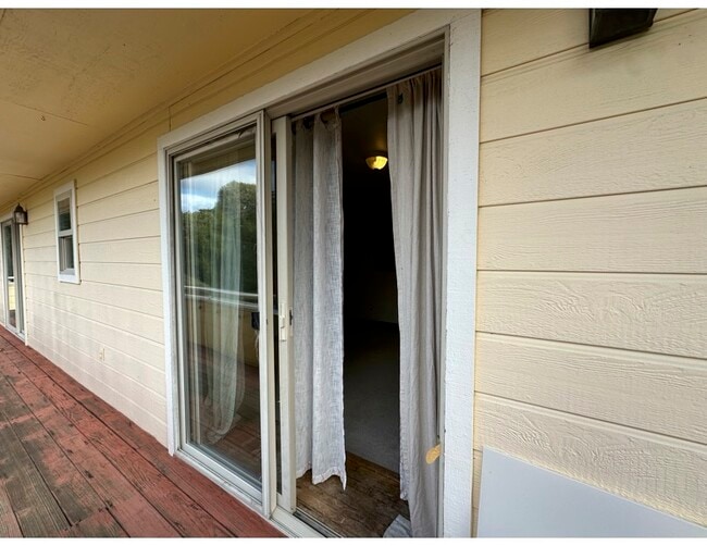 Building Photo - 1129 Brown Ave