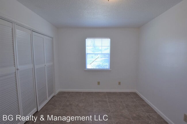 Building Photo - 2 br, 1 bath House - 3001 Hodges St