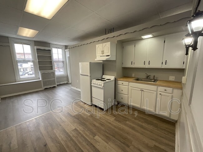 Foto del edificio - 8-12 Center Square