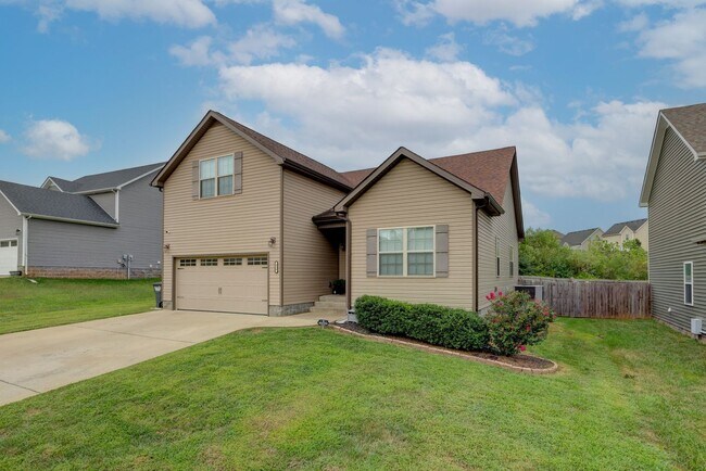 Building Photo - 430 Woodtrace Dr