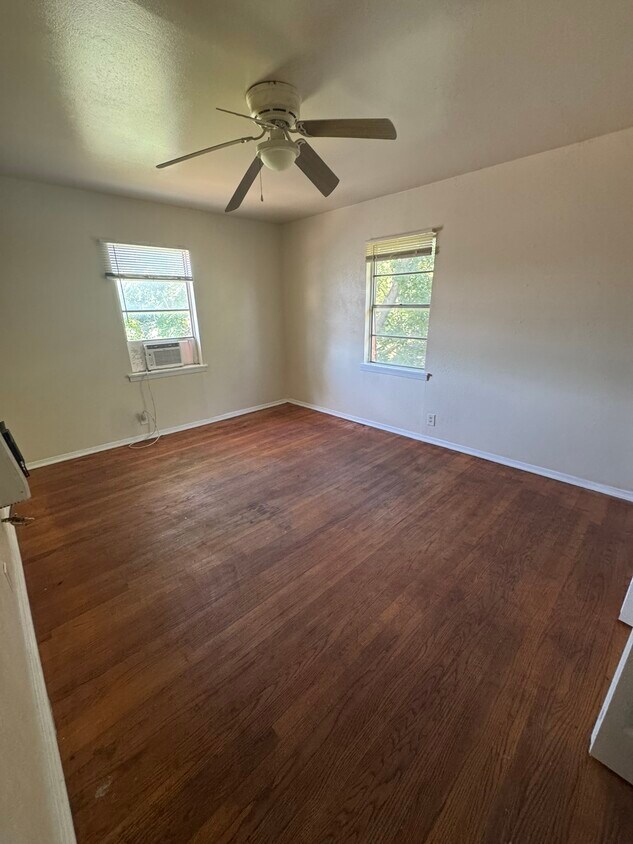 Foto principal - 1108 Neff St